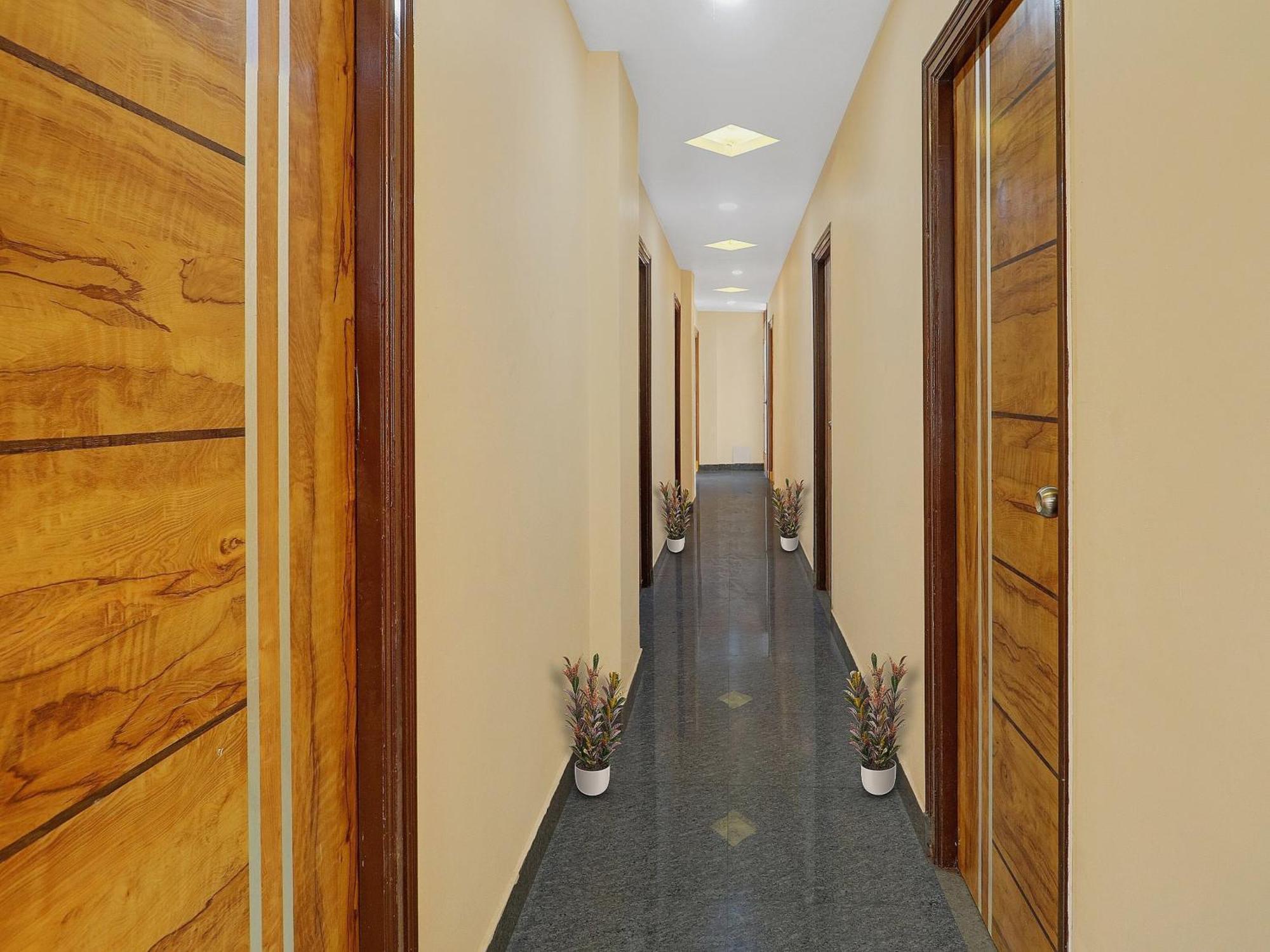 Hotel O S V Residency Kajaguda Near Gachibowli Hyderabad Exteriör bild