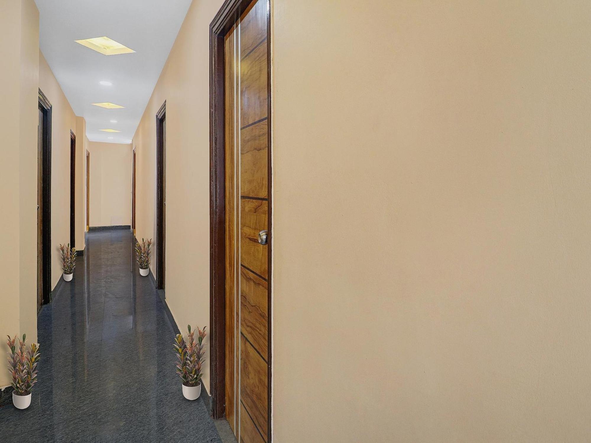 Hotel O S V Residency Kajaguda Near Gachibowli Hyderabad Exteriör bild
